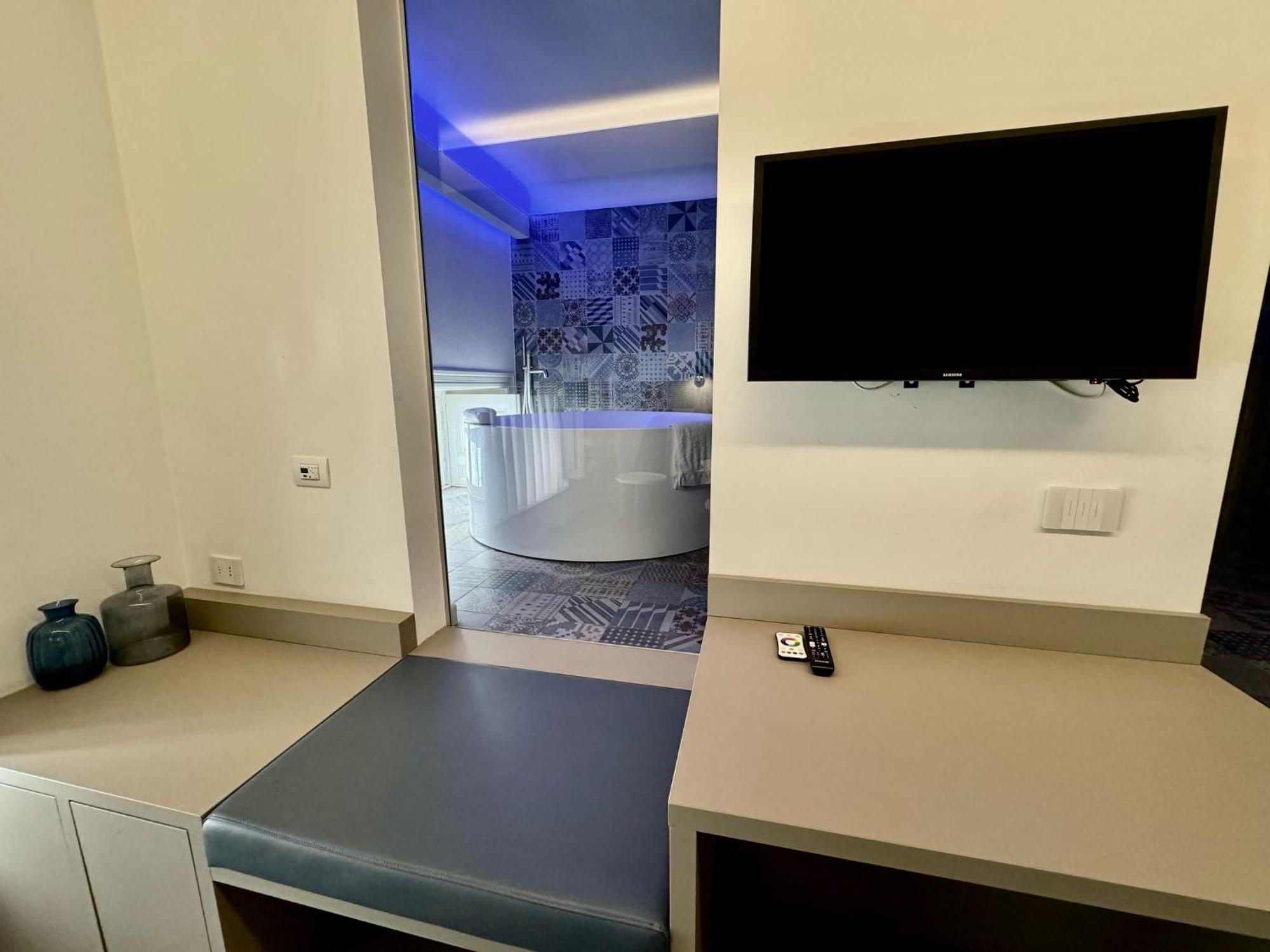 Cortile Nobile Luxury Suites Aeroporto di Catania Fontana Rossa Esterno foto