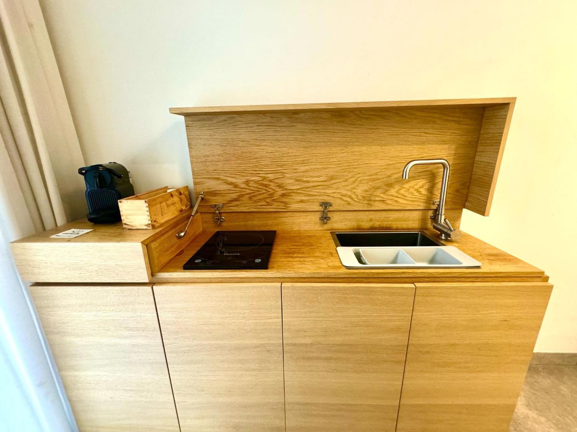 Cortile Nobile Luxury Suites Aeroporto di Catania Fontana Rossa Esterno foto