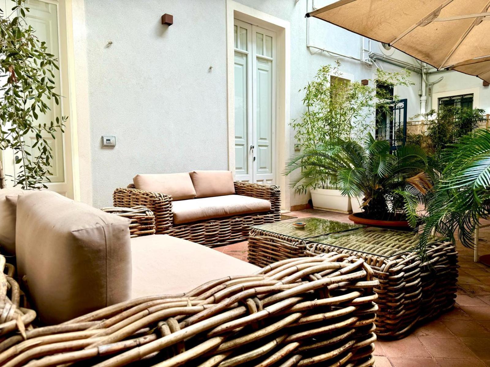 Cortile Nobile Luxury Suites Aeroporto di Catania Fontana Rossa Esterno foto