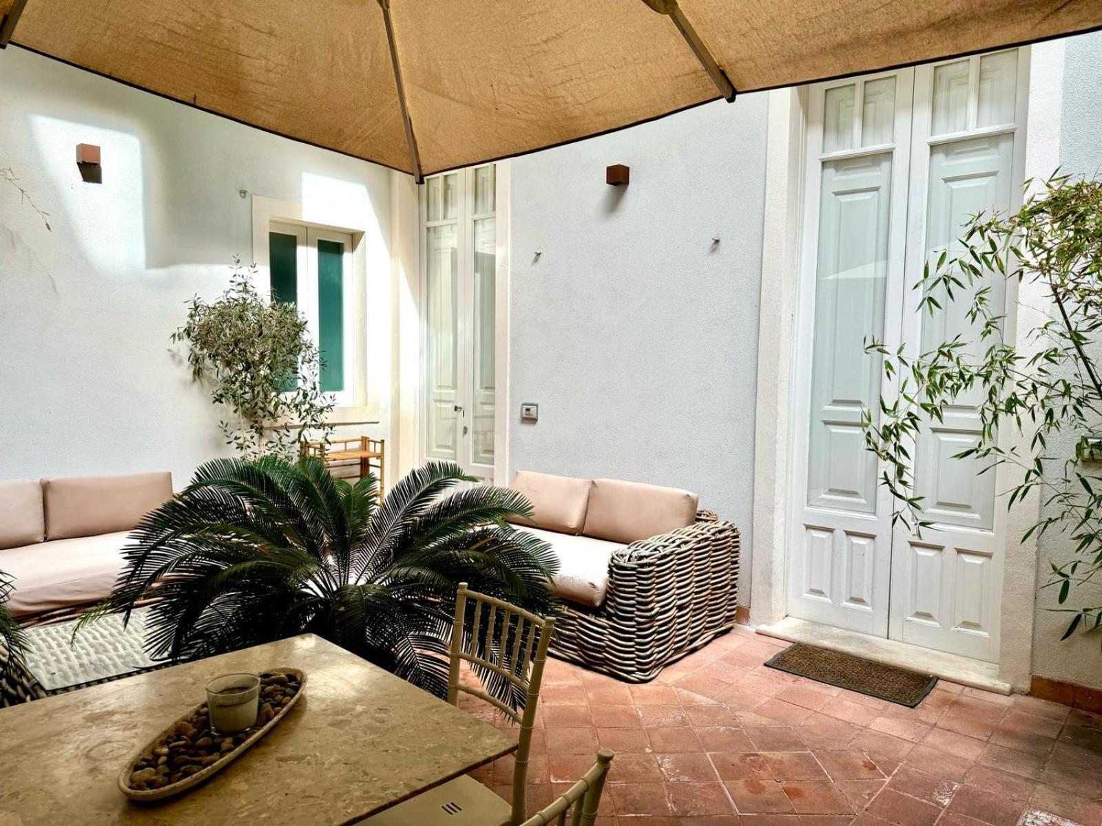 Cortile Nobile Luxury Suites Aeroporto di Catania Fontana Rossa Esterno foto