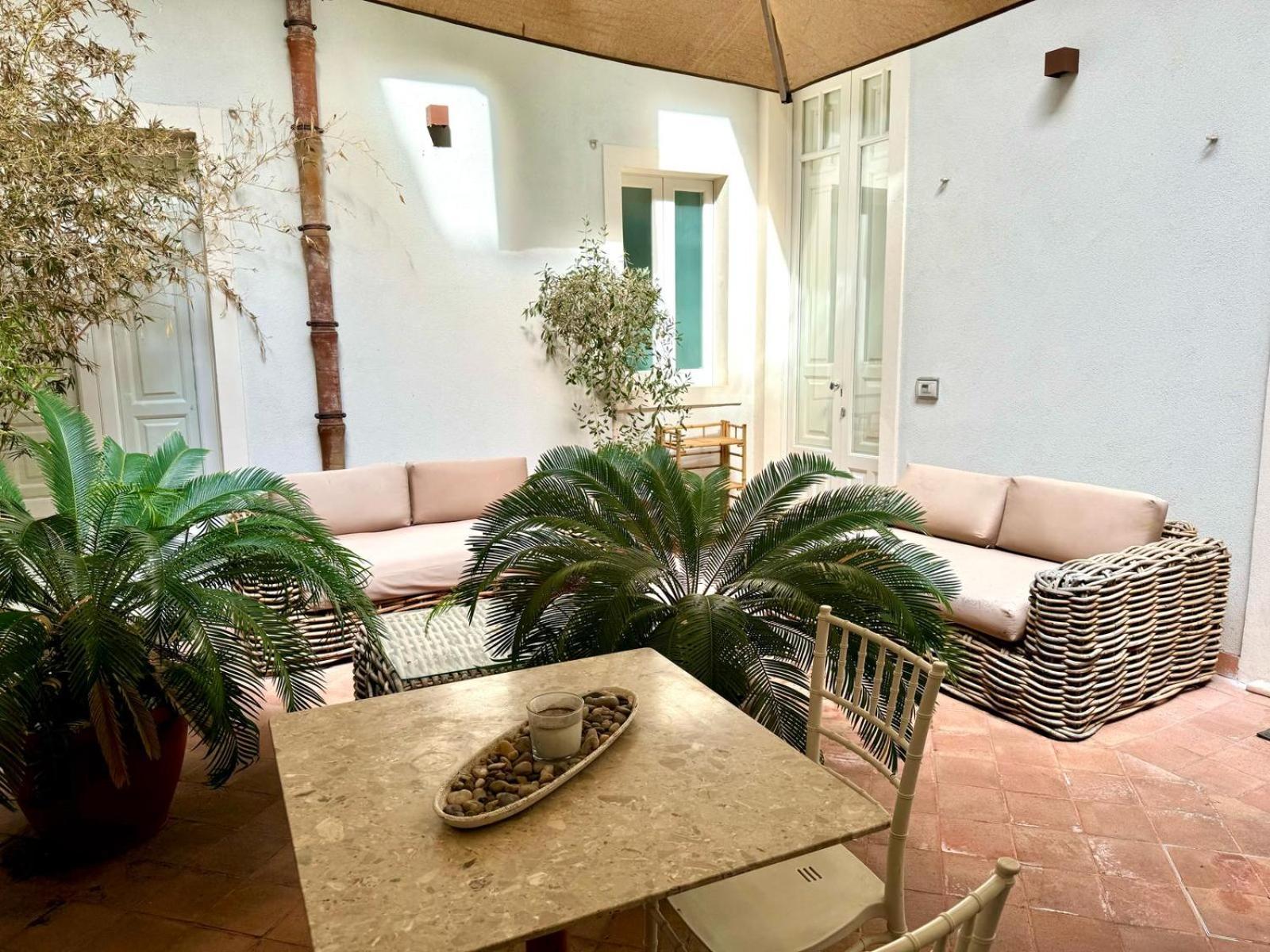 Cortile Nobile Luxury Suites Aeroporto di Catania Fontana Rossa Esterno foto